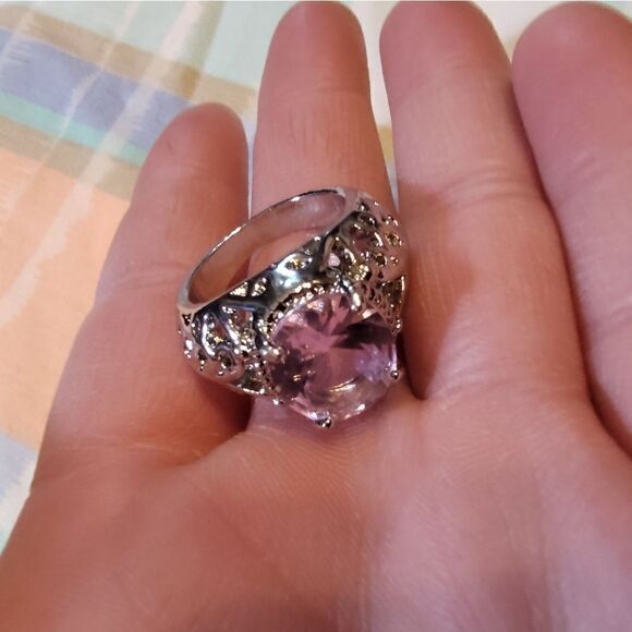 Independent Jewelry - Stainless steel silver fashion ring, size 7